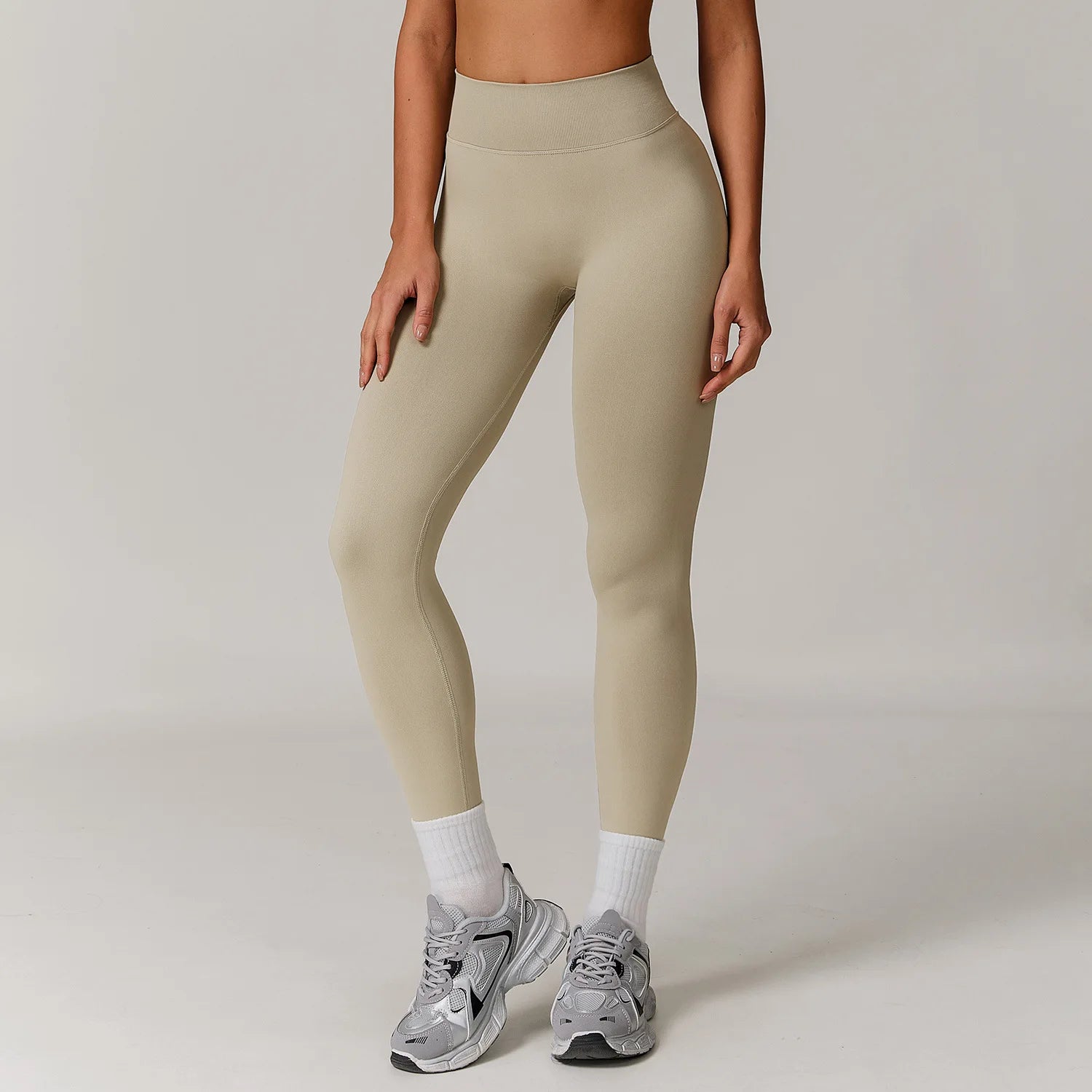 Comfortable And Formfitting Yoga Pants High Waist Hot Sale Fitness Lenggings Seamless Workout Pants Women Running Pants